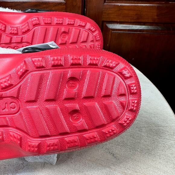 Crocs Classic Lined Santa Christmas Clogs Men’s Size 11 Red White Holiday NEW - Picture 12 of 15